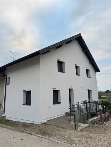 Pose d'isolation extérieure de maison ancienne à Seyssel, Annecy, KARA FRERES